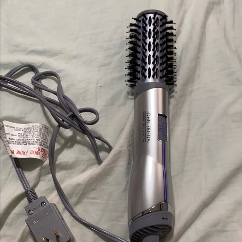 John Frieda hot brush blow dry brush